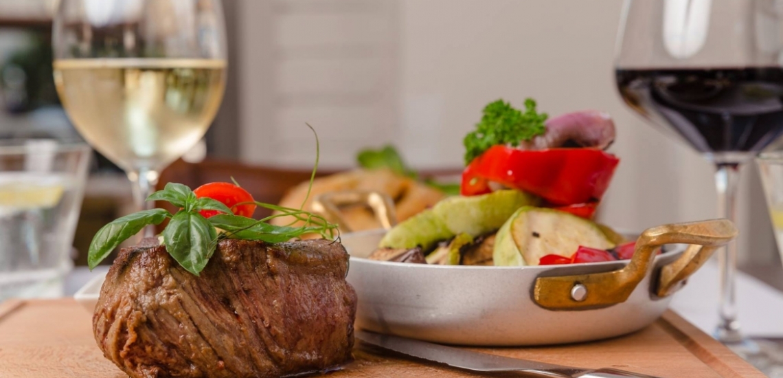 One Restaurant &amp; Bar, бар-ресторан One в Тивате