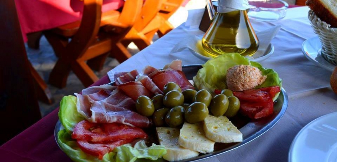 Plaza Ploce Restoran, ресторан Plaža Ploče в Будве
