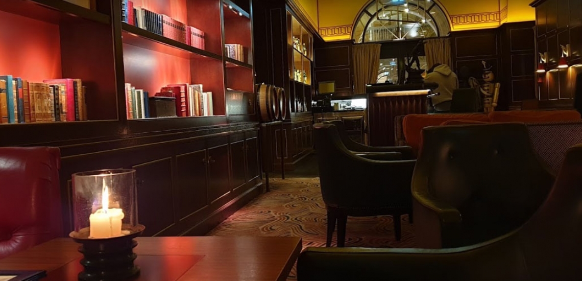 Regent Library bar, бар Regent Library в Тивате