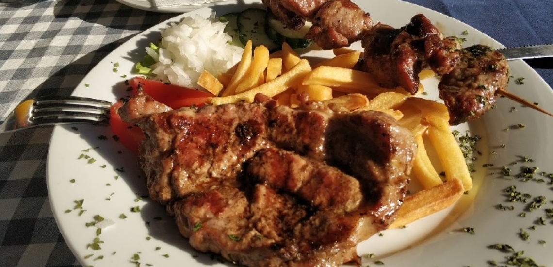 Dva Vesla, restaurant in Budva