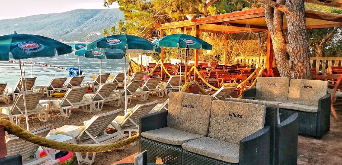Zippo Beach Caffe, пляжное кафе Zippo в Херцег-Нови