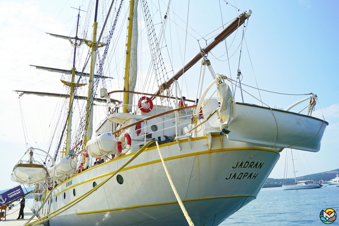 Парусный корабль «Jadran» в Тивате