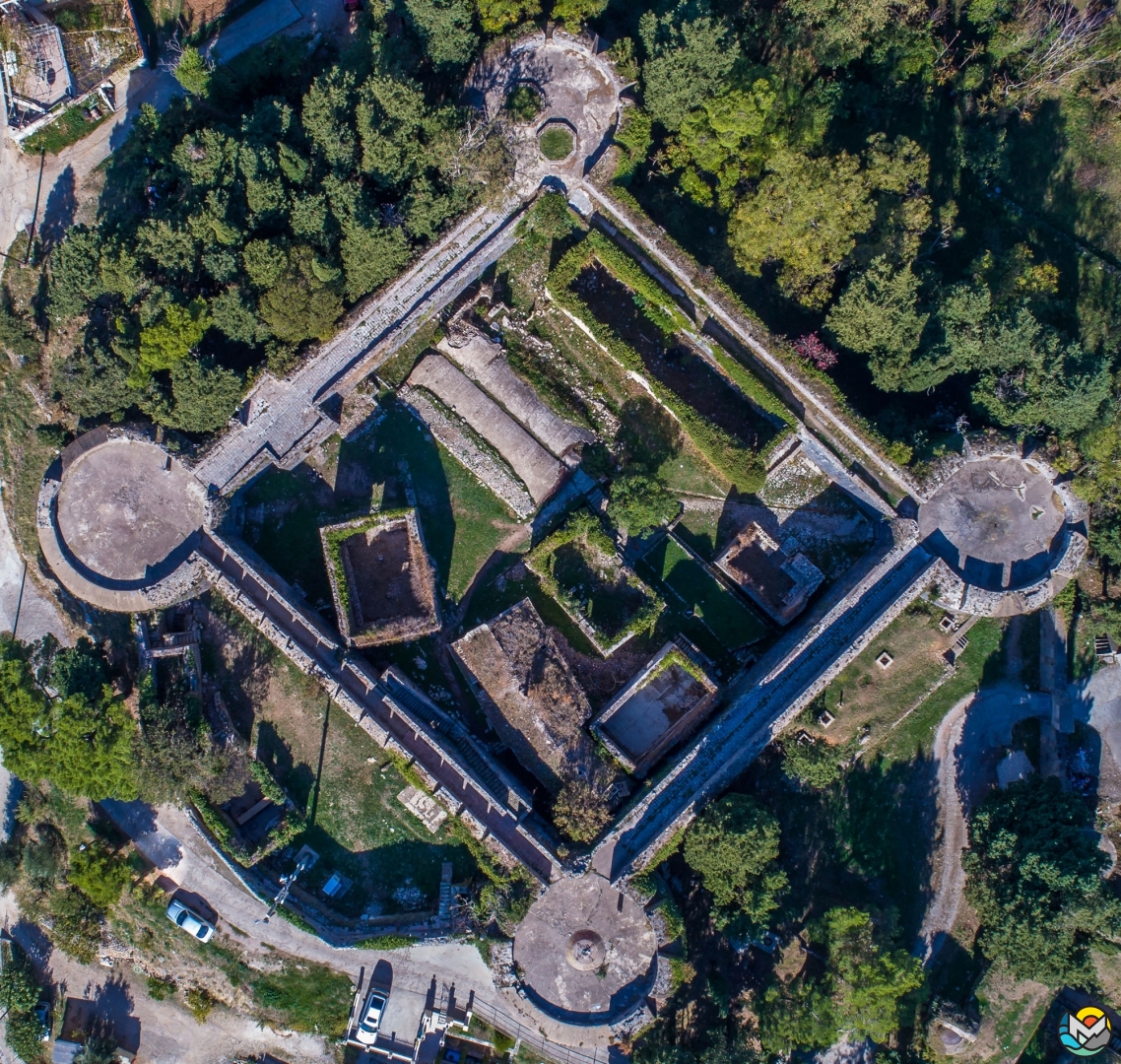 Старинная крепость в Херцег-Нови