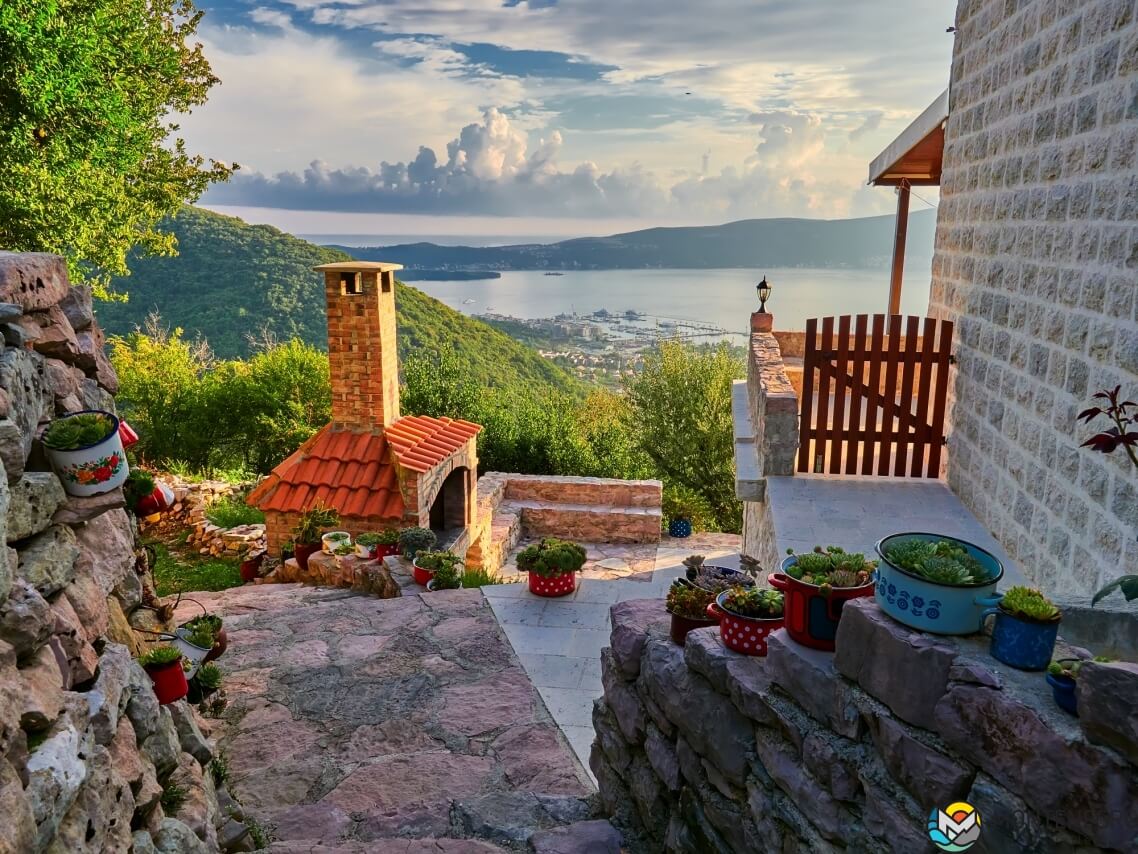 Вид на Тиват из селения Горня Ластва, Тиват, Черногория